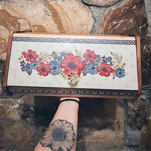 Pioneer woman bread box